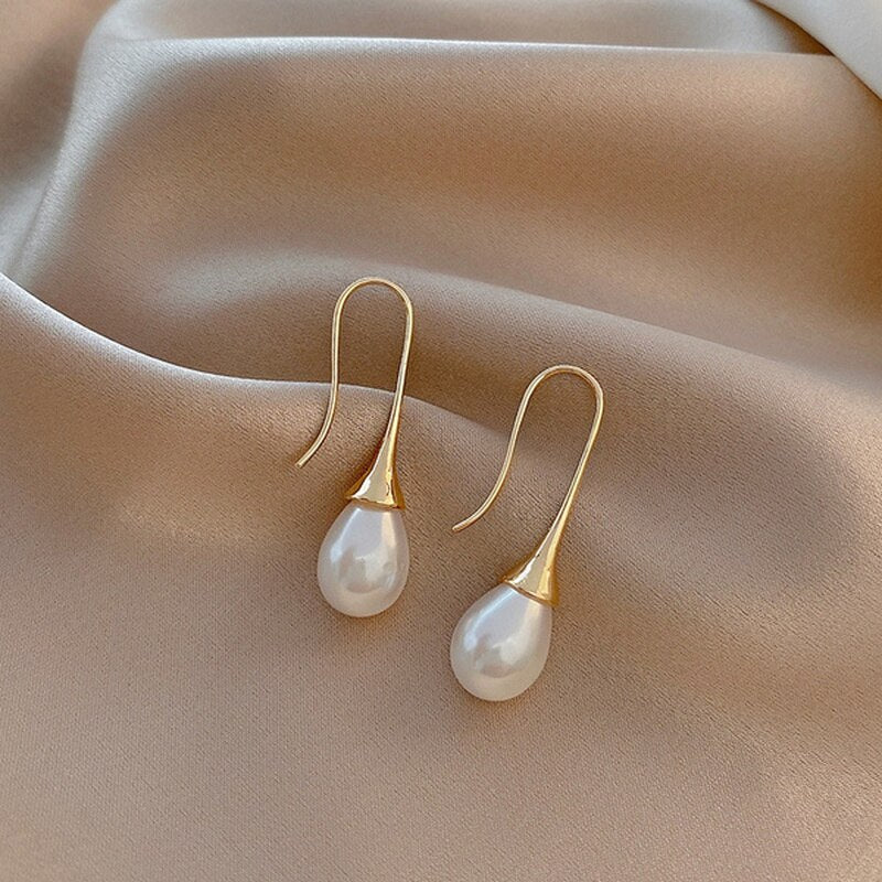 真珠付きドロップピアス